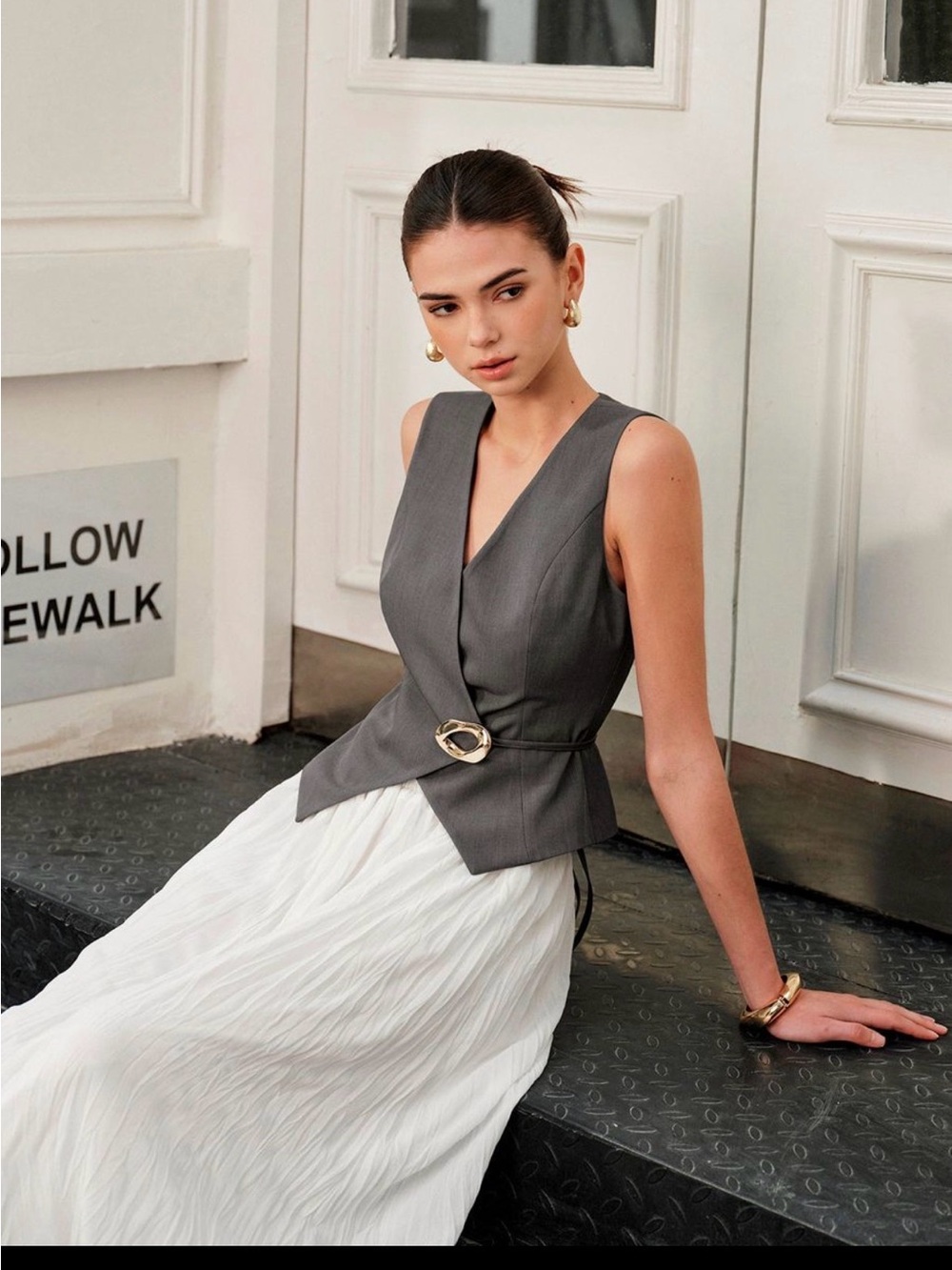Commense Gray Sleeveless V-Neck Peplum Vest